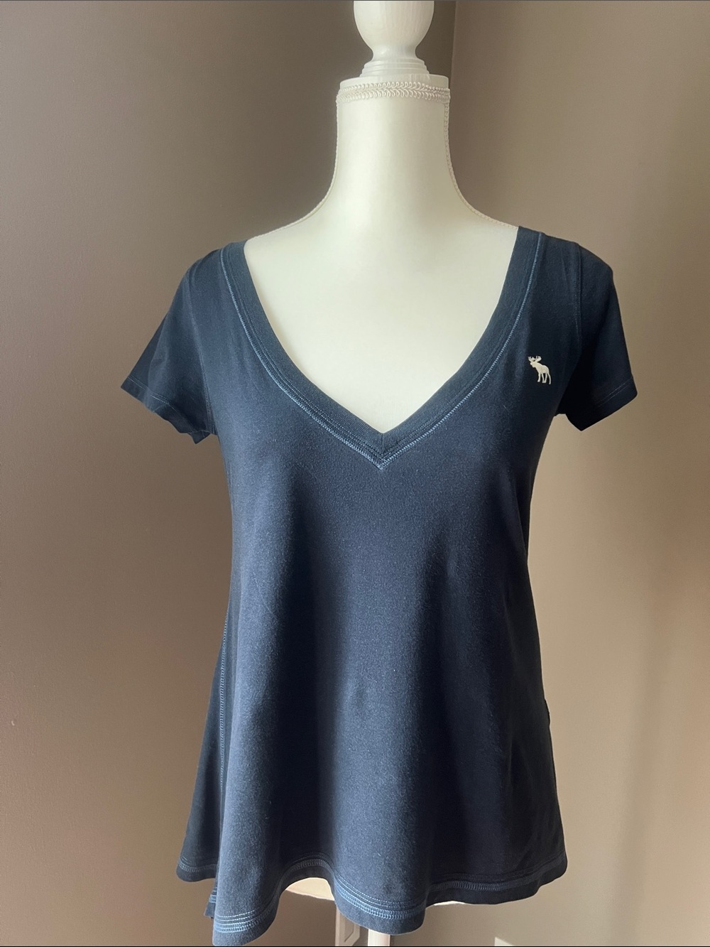 Abercrombie & Fitch Navy V-Neck Short Sleeve Tee with Embroidered Moose